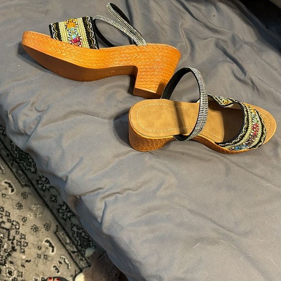 Shoes with straps. - Picture 2 of 2